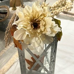 lamparita con linterna de pilas decorada con flores y ojas 🍁🍂